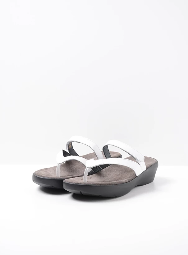 wolky slippers 00200 bassa 30100 wit leer front