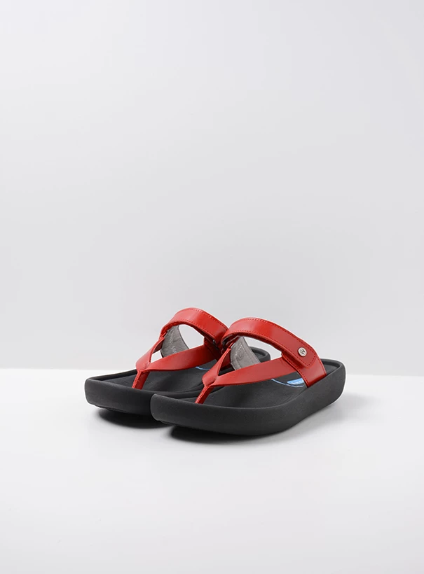 wolky slippers 00821 peace 31500 rood leer front