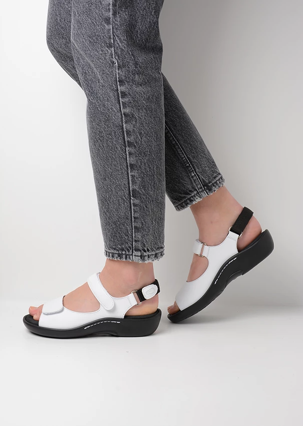 Voldoen heel metro Koop jouw Wolky Salvia - wit leer schoenen online