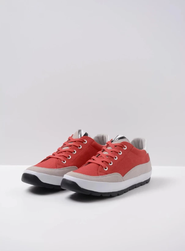 wolky lage veterschoenen 01425 babati 94500 rood canvas suede front
