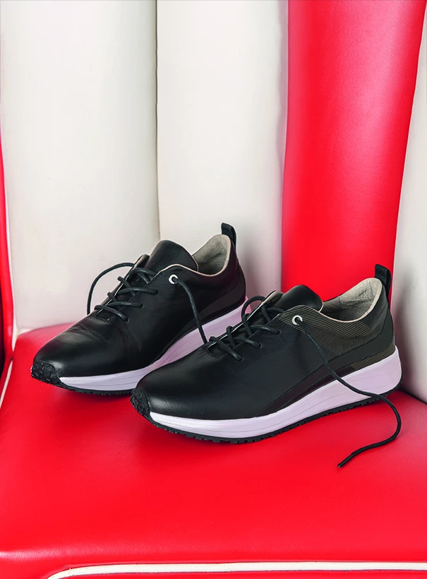 Koop jouw nieuwe Wolky - zwart leer schoenen online