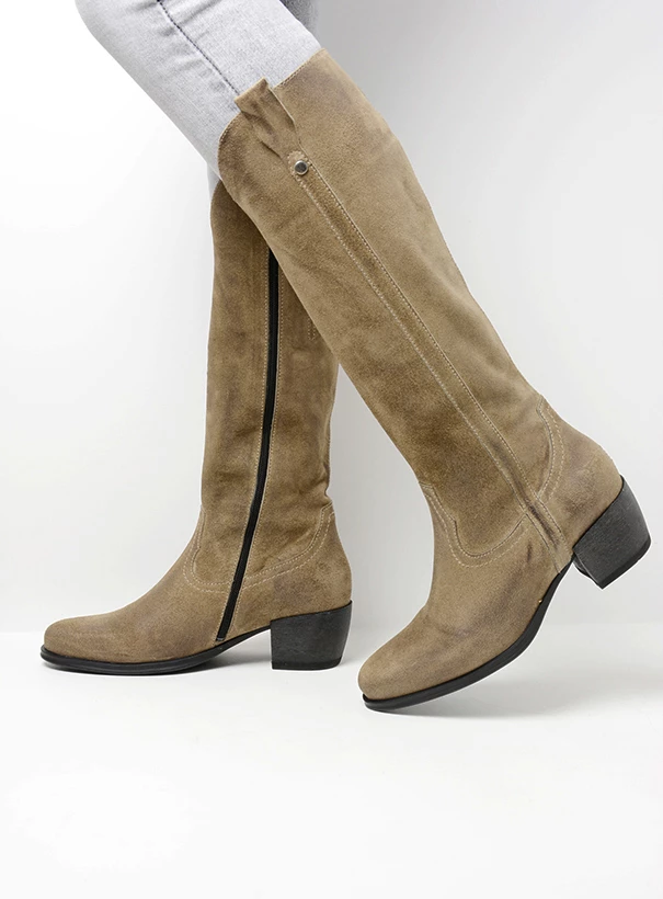 Schoenen damesschoenen Laarzen Enkellaarsjes Brown Suede womens size 7 VINTAGE CROMA BOOTS Harness ankle boots 