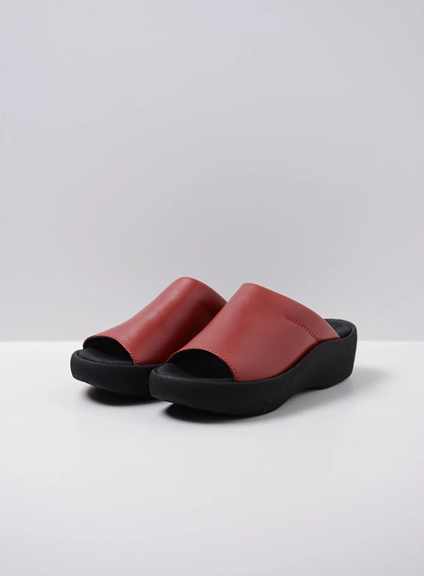 wolky slippers 03201 nassau 30500 rood leer front