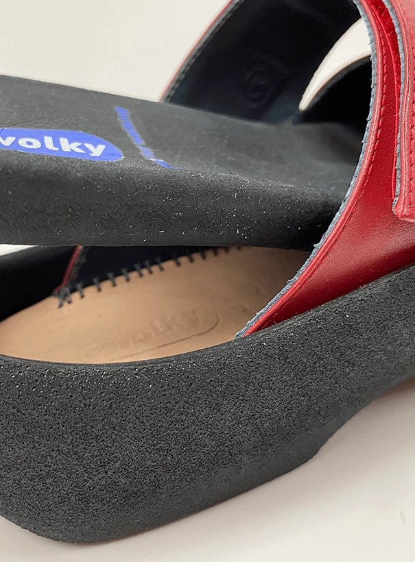 wolky slippers 03207 aporia 30500 rood leer detail